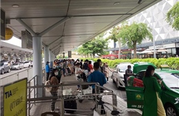 Xử nghiêm việc chèo kéo, tăng giá, bắt chẹt khách tại sân bay Tân Sơn Nhất
