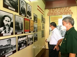 Lãnh đạo TP Hồ Chi Minh dâng hương tưởng nhớ Chủ tịch Tôn Đức Thắng
