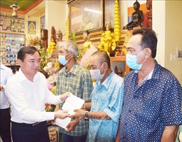 Thăm và chúc Tết Chôl Chnăm Thmây của đồng bào dân tộc Khmer