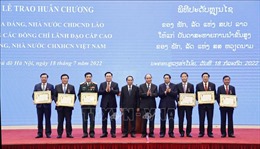 Lễ trao Huân chương của Lào tặng Lãnh đạo Cấp cao Đảng, Nhà nước Việt Nam 