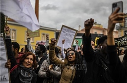 Hàng nghìn người tuần hành tại Bồ Đào Nha do giá nhà ở tăng vọt