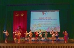 Chúc mừng lưu học sinh Lào nhân Tết cổ truyền Bunpimay