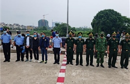 Bàn giao 3 đối tượng nhập cảnh trái phép cho Trạm Kiểm tra Biên phòng Đông Hưng, Trung Quốc 