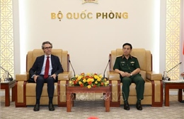 Bộ trưởng Bộ Quốc phòng tiếp Đại sứ, Trưởng Phái đoàn Liên minh châu Âu tại Việt Nam