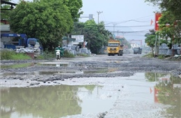 Sớm khắc phục hư hỏng đoạn đường từ Quốc lộ 1 tránh thành phố Ninh Bình