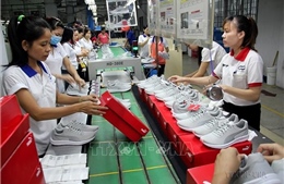 Các doanh nghiệp điện tử, giày da ở Bình Dương tuyển mới hàng ngàn lao động