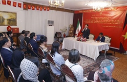 Chủ tịch Quốc hội thăm Đại sứ quán, cộng đồng người Việt tại Iran