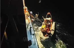 Kịp thời cứu sống thuyền viên bị đột quỵ trên biển