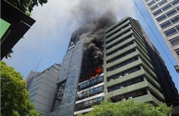 Argentina: Cháy tòa nhà 14 tầng ở Buenos Aires gây nhiều thương vong