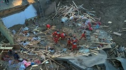 Chính phủ Trung Quốc cứu trợ các khu vực bị thiệt hại do động đất 