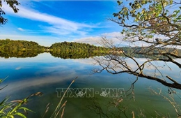 Vẻ đẹp hồ Pá Khoang