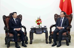 Phó Thủ tướng Trần Lưu Quang tiếp Thống đốc tỉnh Fukuoka (Nhật Bản)