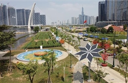 Khánh thành công trình điện mặt trời hoa Hướng Dương tại Công viên bờ sông Sài Gòn