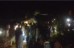 Xe buýt rơi xuống hẻm núi sâu ở Pakistan, nhiều người thương vong