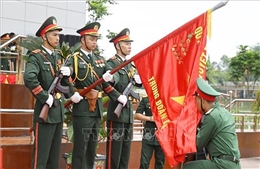 Thượng tướng Trịnh Văn Quyết dự Lễ tuyên thệ chiến sĩ mới tại Trung đoàn 174