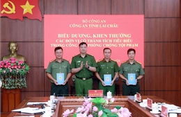 Khen thưởng các đơn vị phá án về ma túy, lừa đảo trên không gian mạng