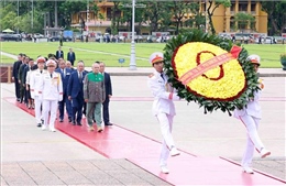 Tổng thống nước Cộng hòa Dân chủ Timor-Leste viếng Chủ tịch Hồ Chí Minh