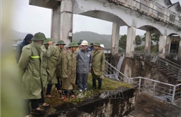 Bộ trưởng Lê Minh Hoan kiểm tra công tác chống bão số 3 tại Quảng Ninh