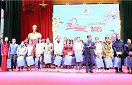 Tổ chức &#39;Tết sum vầy - Xuân ơn Đảng&#39;, chăm lo cho người lao động