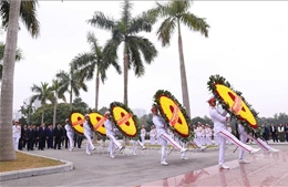 Lãnh đạo Đảng, Nhà nước và TP Hà Nội dâng hương tưởng niệm tại Nghĩa trang Mai Dịch