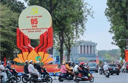 Hà Nội rực rỡ cờ hoa chào mừng 95 năm Ngày thành lập Đảng