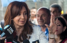 Cảnh sát Argentina khám xét nơi ở của cựu Tổng thống Fernandez