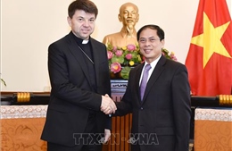 Tổng giám mục Marek Zalewski chào xã giao Lãnh đạo Bộ Ngoại giao