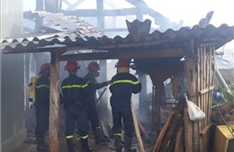 Tự đốt rụi căn nhà gỗ tại thành phố Sơn La rồi bỏ trốn