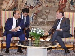 Thủ tướng Nguyễn Xuân Phúc gặp Chủ tịch Hạ viện Bỉ
