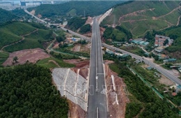 Quảng Ninh yêu cầu nhà thầu sớm hoàn thành cao tốc Hạ Long - Vân Đồn