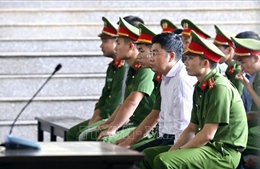 Thẩm vấn một loạt bị cáo trong vụ án đánh bạc nghìn tỷ tại Phú Thọ