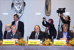 Thủ tướng Nguyễn Xuân Phúc bắt đầu các hoạt động tại Hội nghị Cấp cao APEC