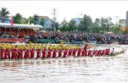 Khép lại Lễ hội Óoc Om Bóc - đua ghe Ngo truyền thống của đồng bào Khmer Sóc Trăng