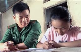 Bộ đội Biên phòng Phú Yên nâng bước những ước mơ tới trường
