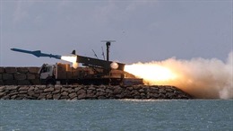 Hải quân Iran phóng thử tên lửa hải đối hải trong tập trận Velayat-97