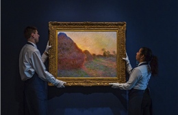 Bức họa &#39;Đống rơm&#39; của Claude Monet được bán với giá kỷ lục 110,7 triệu USD