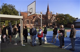 Các điểm bỏ phiếu tại Australia bắt đầu mở cửa