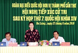 Chủ tịch Quốc hội Nguyễn Thị Kim Ngân tiếp xúc cử tri tại Cần Thơ