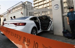 Cảnh sát Hàn Quốc bắt giữ đối tượng lao xe vào Đại sứ quán Mỹ