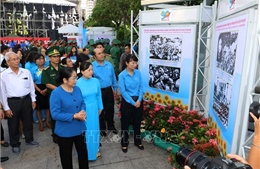 Triển lãm ảnh &#39;Công đoàn Việt Nam 90 năm một chặng đường lịch sử&#39;