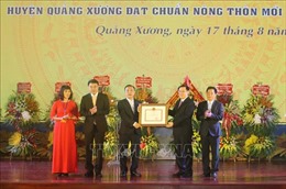 Huyện Quảng Xương đón bằng công nhân đạt chuẩn nông thôn mới