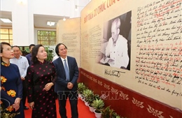 Triển lãm tư liệu &#39;50 năm thực hiện Di chúc Chủ tịch Hồ Chí Minh&#39;