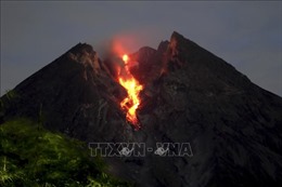 Núi lửa Merapi phun trào, Indonesia cảnh báo hoạt động hàng không 
