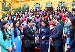 Phó Chủ tịch nước Đặng Thị Ngọc Thịnh gặp mặt cán bộ quản lý, nhà khoa học nữ ngành giáo dục
