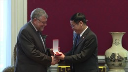 Trao tặng Huân chương Hữu nghị cho Hội Bỉ - Việt tại Bỉ