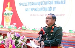 Phó Chủ tịch Quốc hội Đỗ Bá Tỵ tiếp xúc cử tri tại Lào Cai