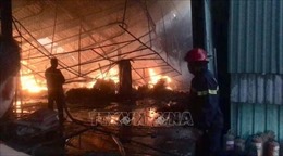 Hỏa hoạn thiêu rụi 2.000 m2 nhà xưởng tại Khu công nghiệp Nam Việt, Bình Dương