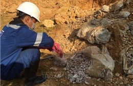 Điều tra làm rõ vụ chôn lấp trộm chất thải tại Sóc Sơn (Hà Nội)