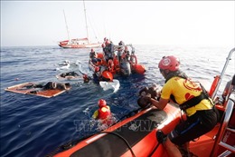 Lật thuyền khiến 12 người thiệt mạng trên biển ​Ionian ở Địa Trung Hải