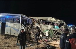 Hai xe buýt đối đầu trực diện làm12 người chết, 46 người bị thương